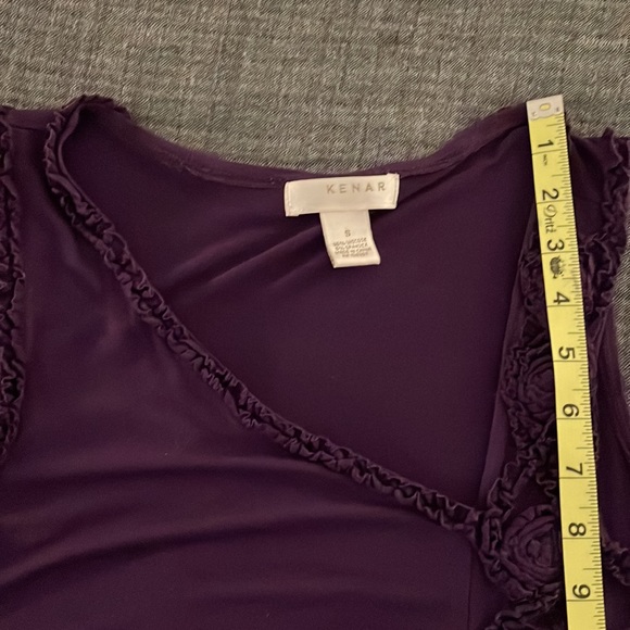 Stylish tank with asymmetric neckline and flower trim - Picture 3 of 3